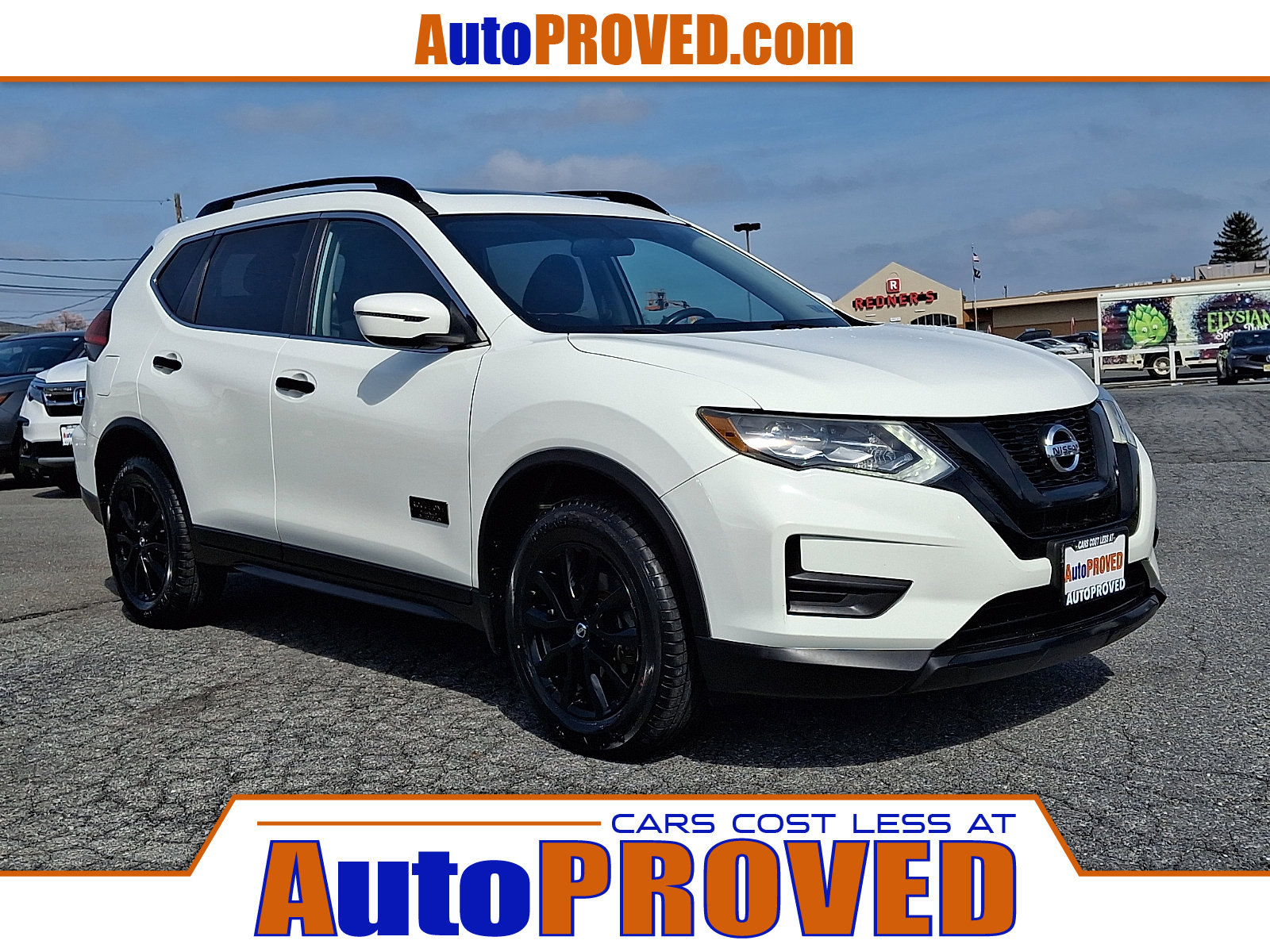Used 2017 Nissan Rogue SV image 1