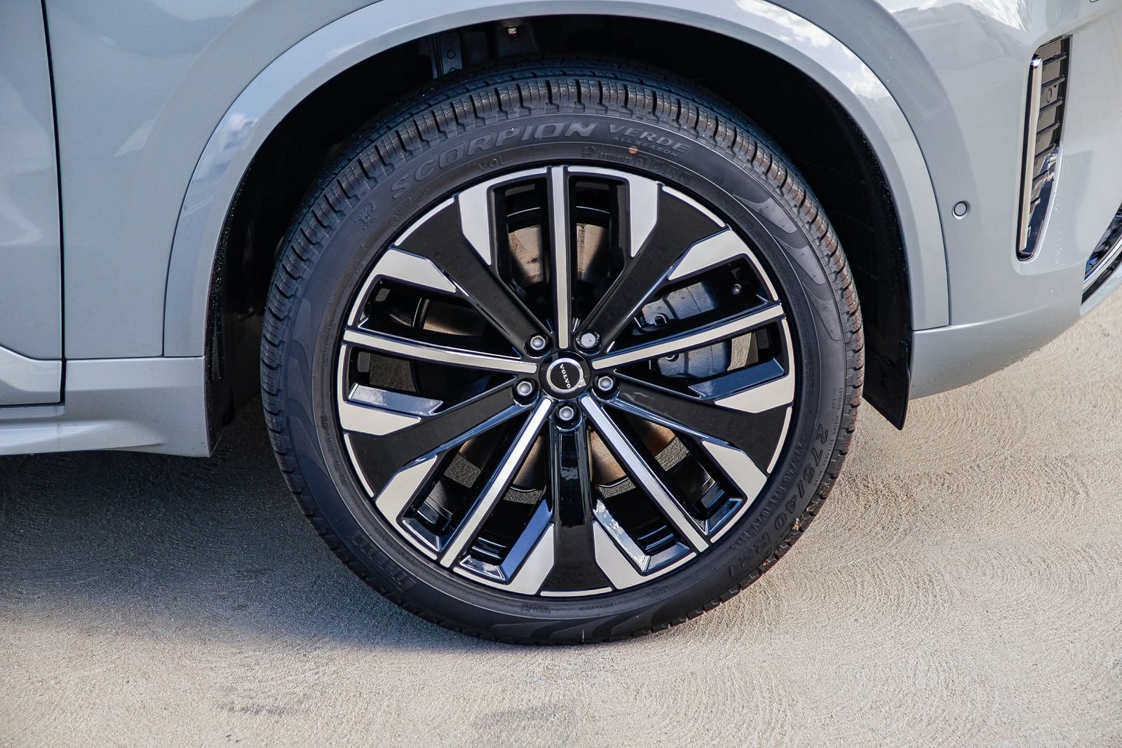 New 2026 Volvo XC90 T8 Ultra w/ Protection Package Premier AWD/4WD image 9