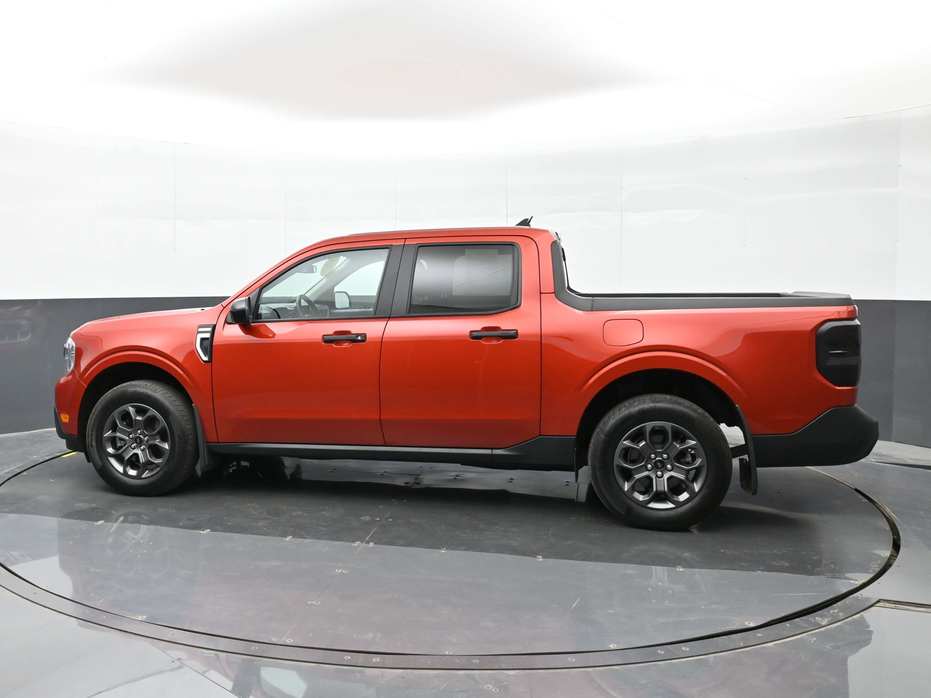 Used 2024 Ford Maverick XLT w/ XLT Luxury Package AWD/4WD image 9