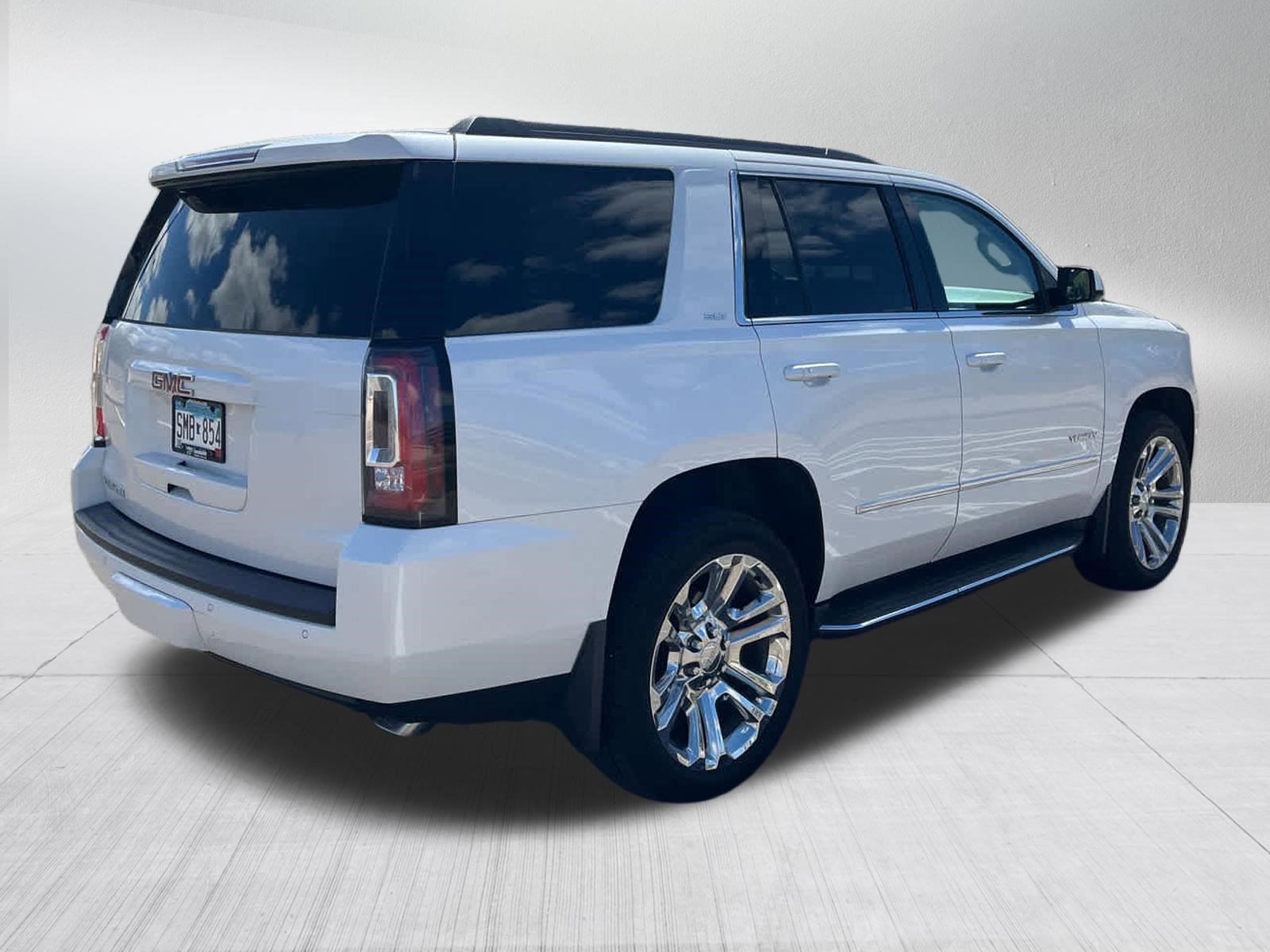Used 2017 GMC Yukon SLT w/ Premium Edition AWD/4WD image 5