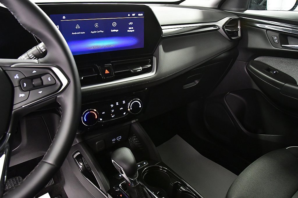 Used 2025 Chevrolet TrailBlazer LT w/ LT Cold Weather Package image 21