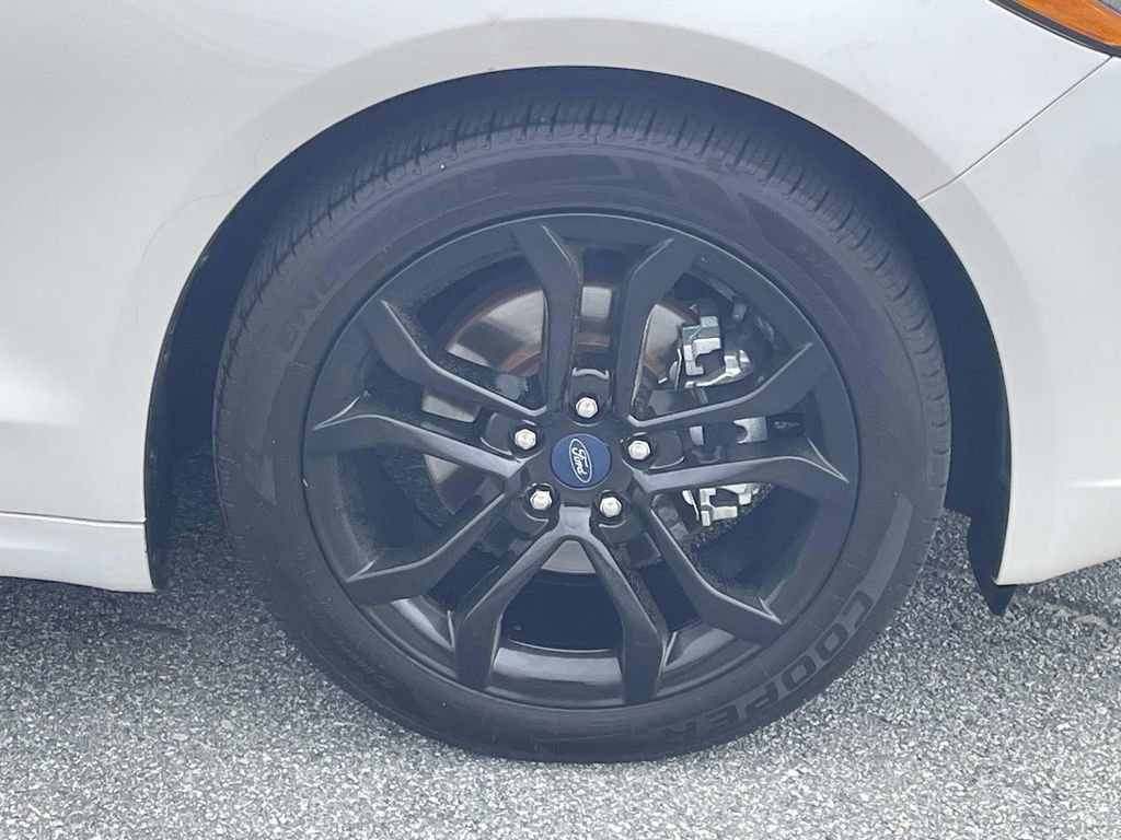 Used 2020 Ford Fusion SE w/ Equipment Group 151A image 10