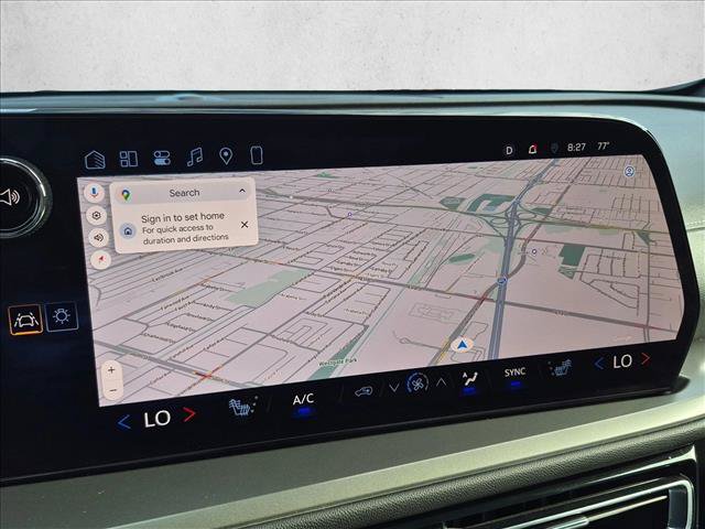 Used 2025 Chevrolet Traverse LT FWD image 13