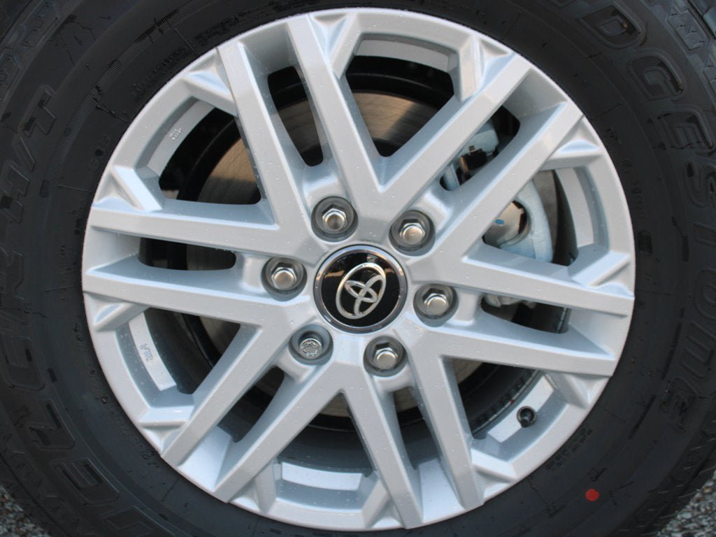 Used 2026 Toyota Tundra SR5 w/ SR5 Convenience Package AWD/4WD image 8