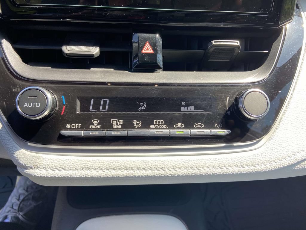 Used 2025 Toyota Corolla SE FWD image 23
