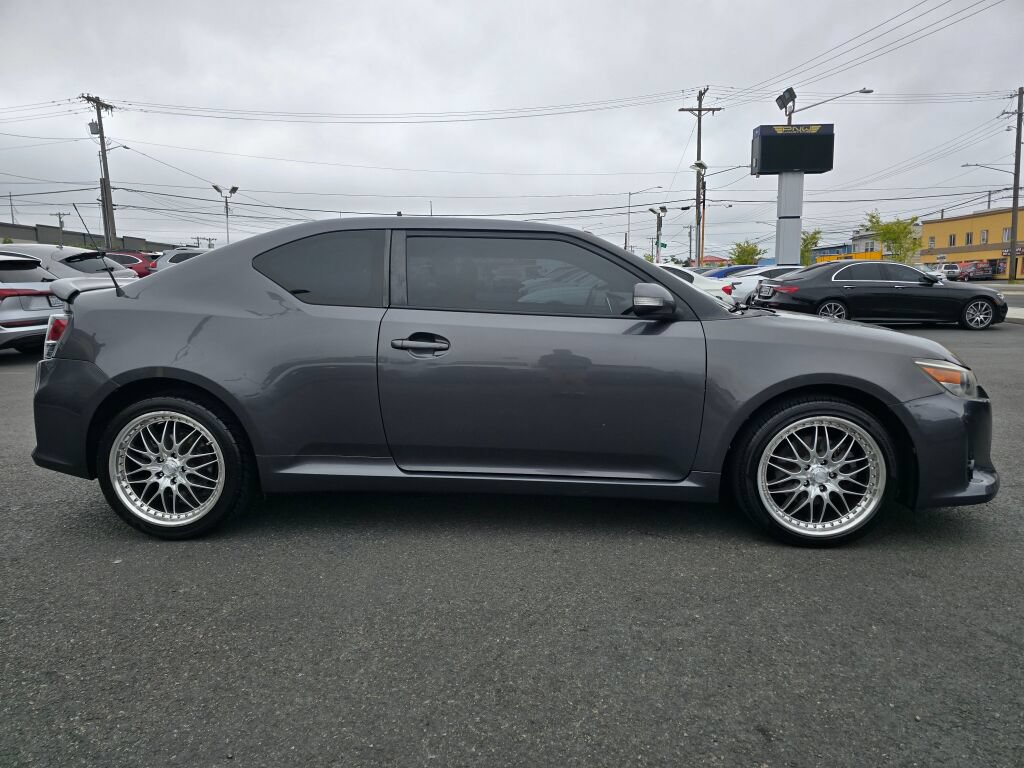 Used 2015 Scion tC FWD image 5