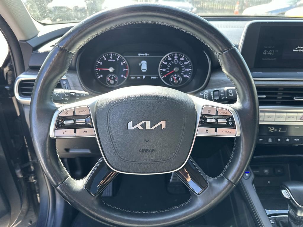 Used 2022 Kia Telluride SX w/ Towing Package image 19