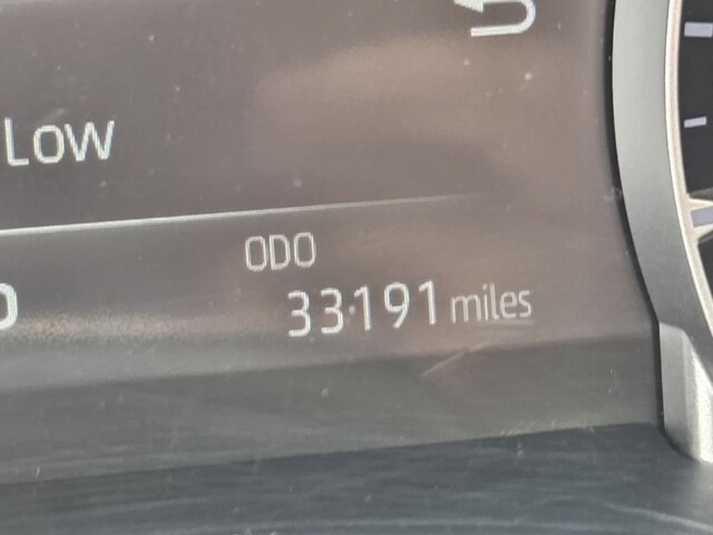 Used 2022 Toyota Highlander XLE FWD image 29