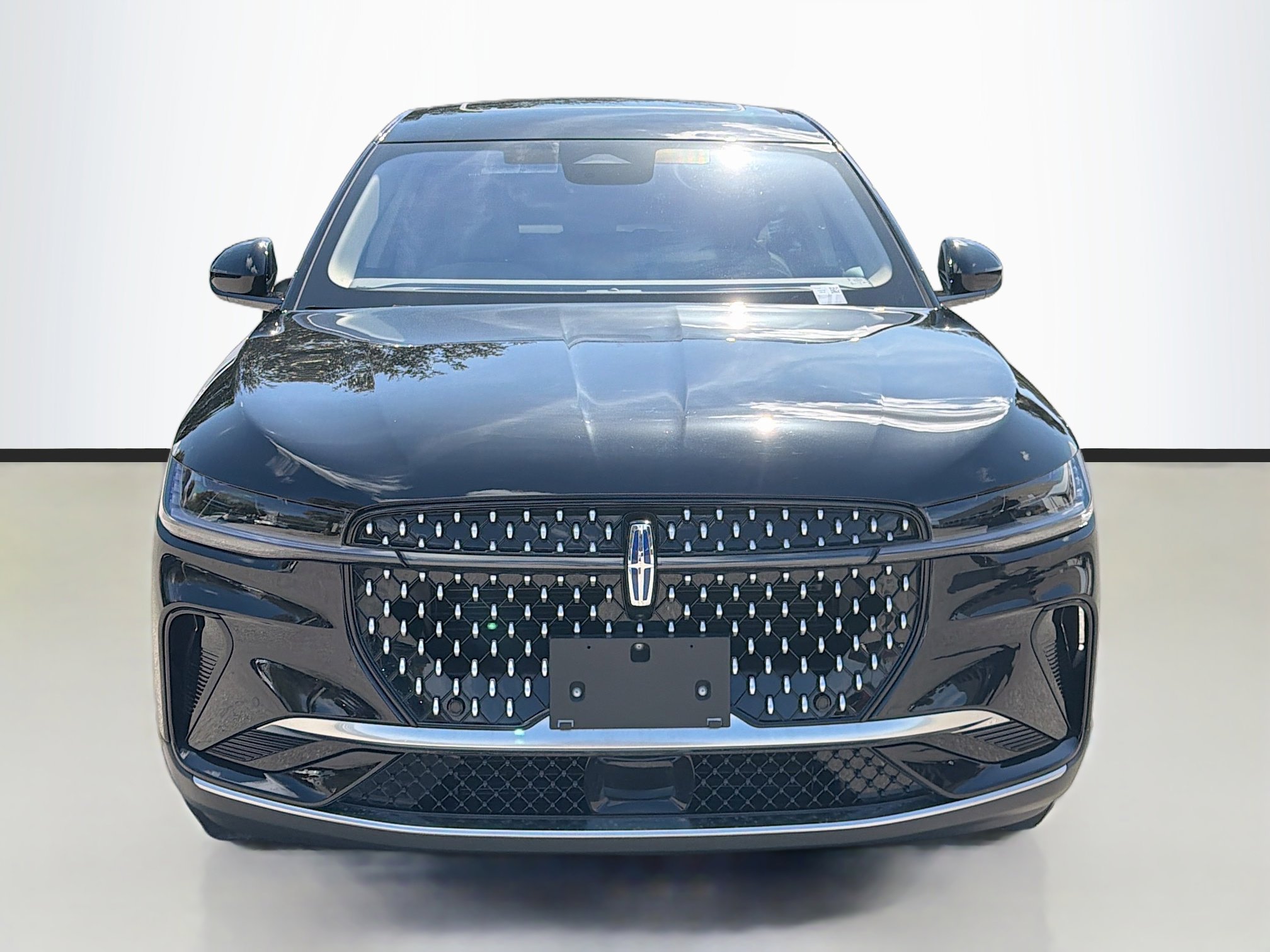 Used 2025 Lincoln Nautilus Premier w/ Equipment Group 102A image 8