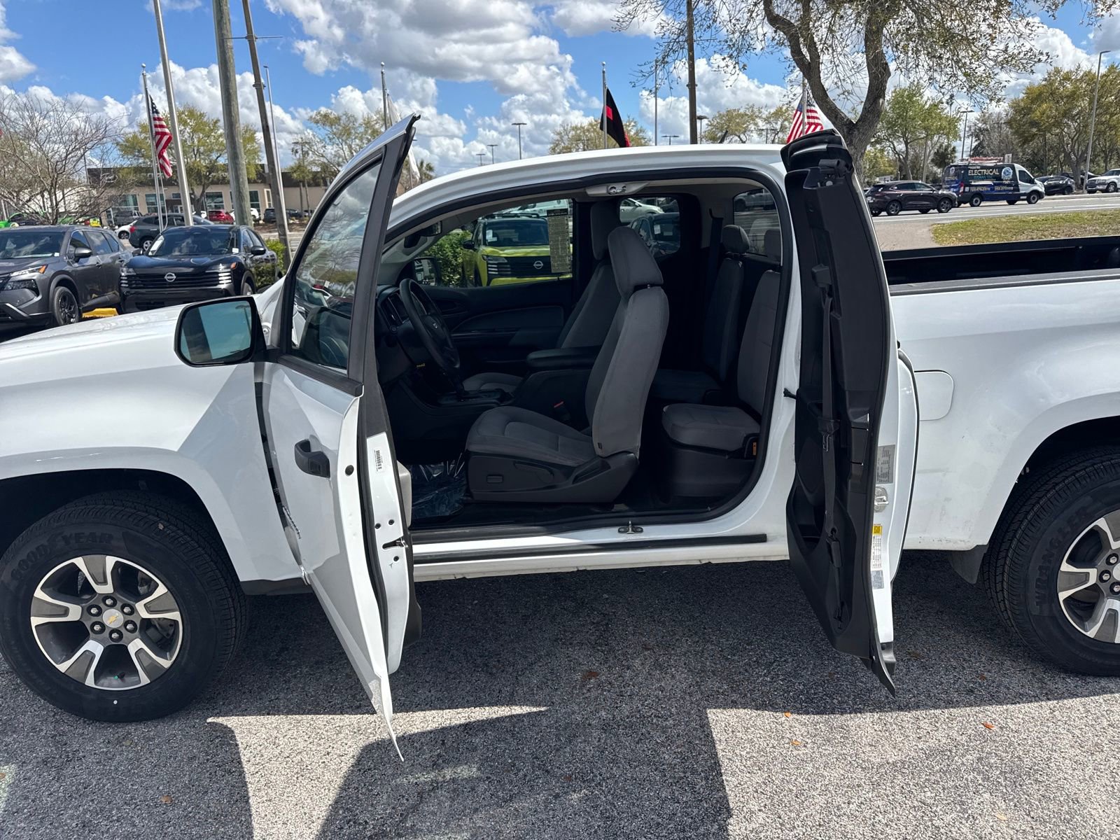 Used 2017 Chevrolet Colorado W/T image 23