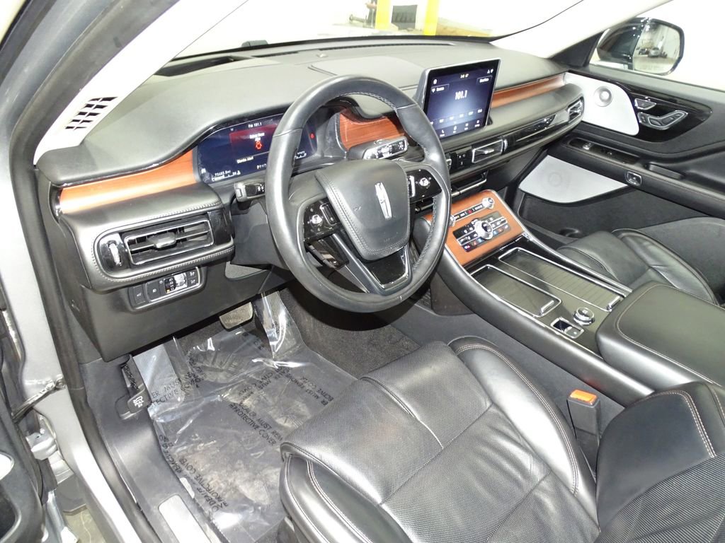 Used 2020 Lincoln Aviator Reserve w/ Equipment Group 202A image 24