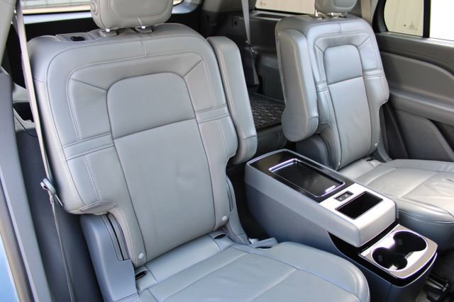 Used 2020 Lincoln Aviator Reserve w/ Equipment Group 202A image 17