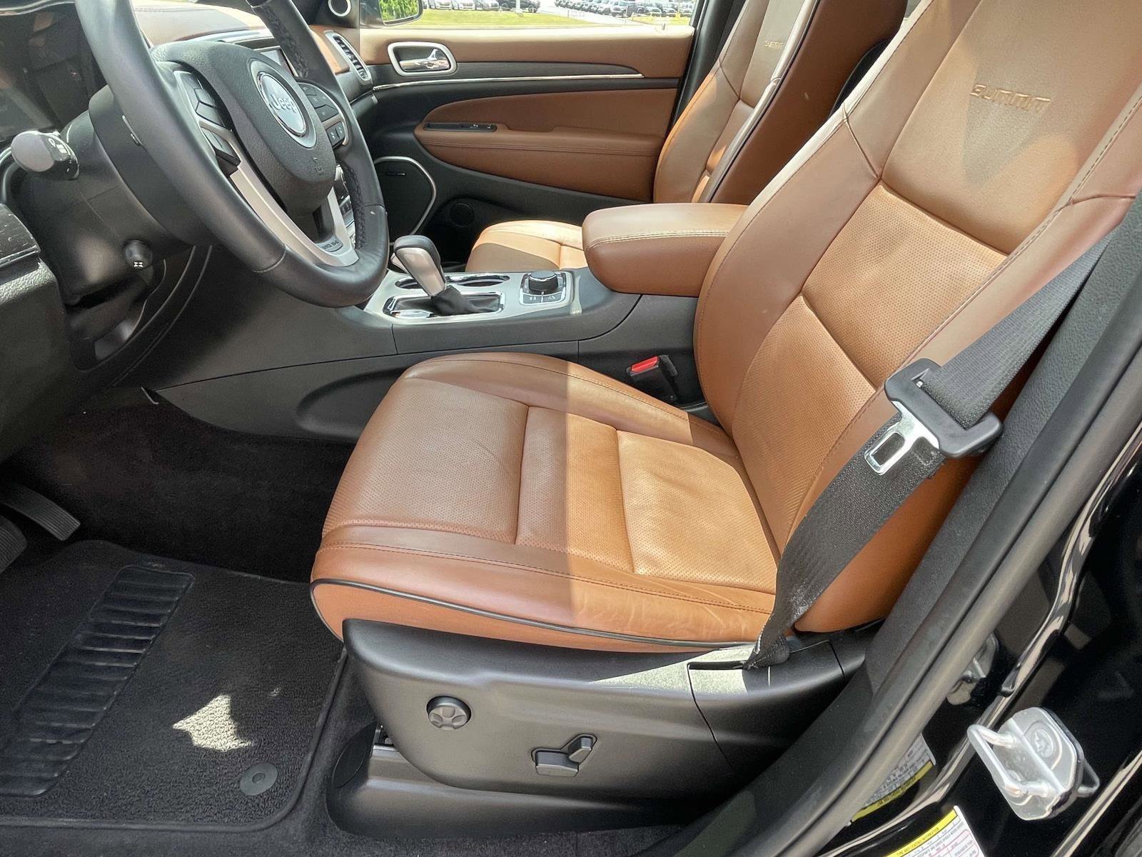 Used 2018 Jeep Grand Cherokee Summit AWD/4WD image 12