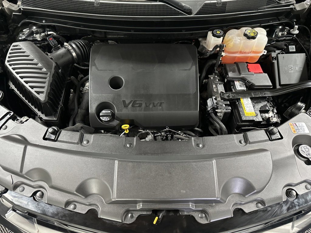 Used 2023 Chevrolet Traverse RS image 46