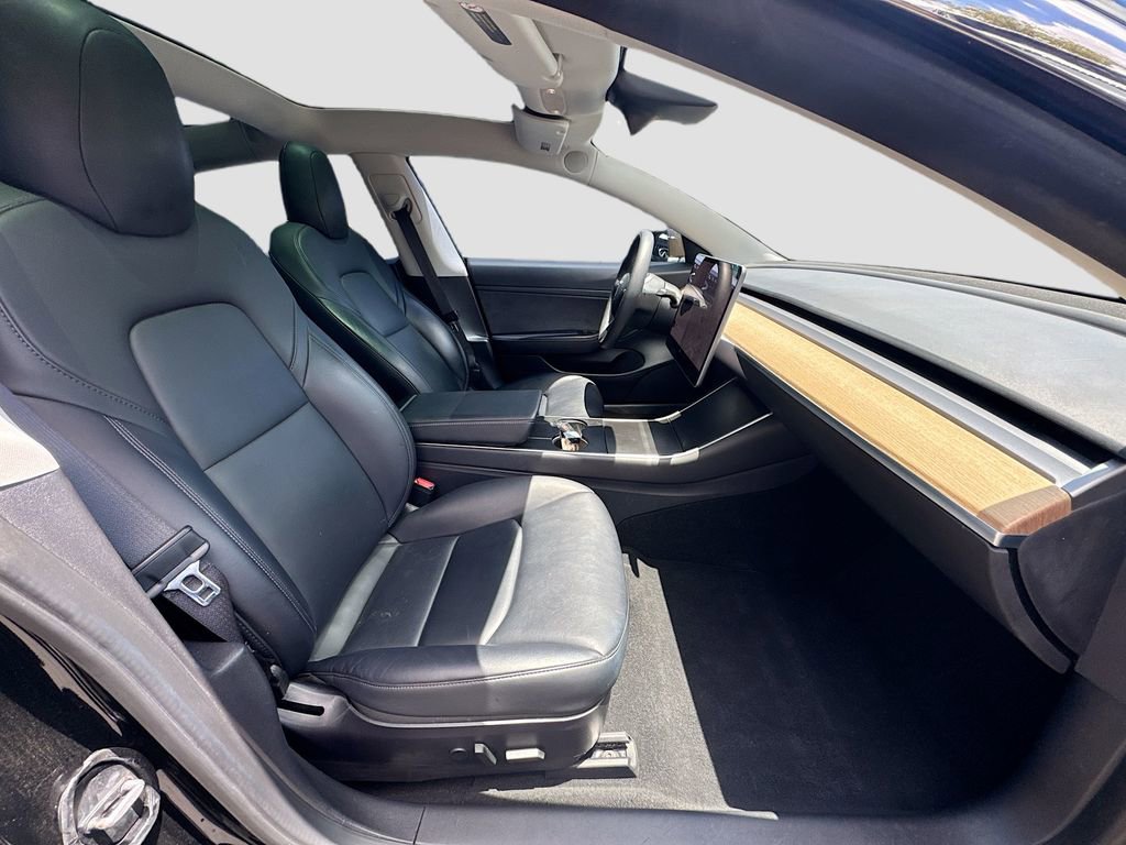 Used 2020 Tesla Model 3 Standard Range image 25