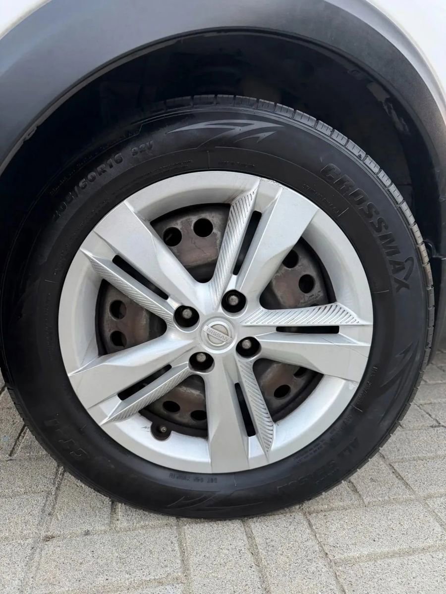 Used 2020 Nissan Kicks S image 8