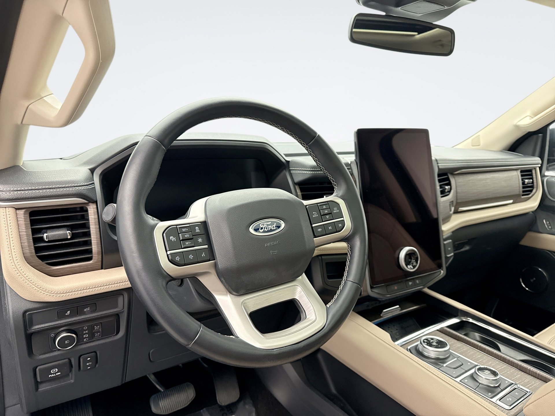 Used 2022 Ford Expedition Limited image 10