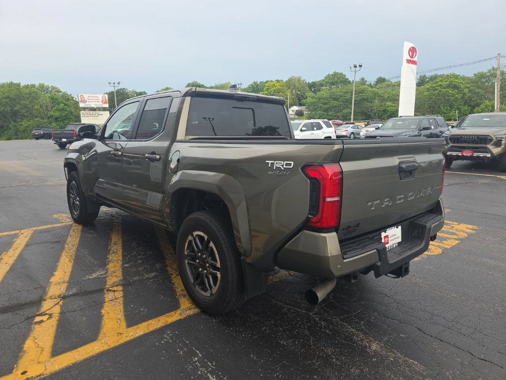 Used 2024 Toyota Tacoma TRD Sport w/ TRD Sport Premium Package AWD/4WD image 7