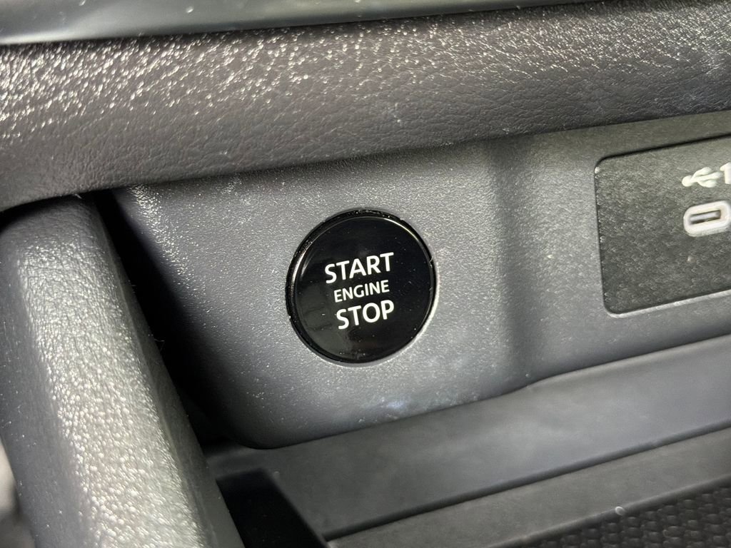 Used 2024 Nissan Rogue SV w/ SV Premium Package image 5