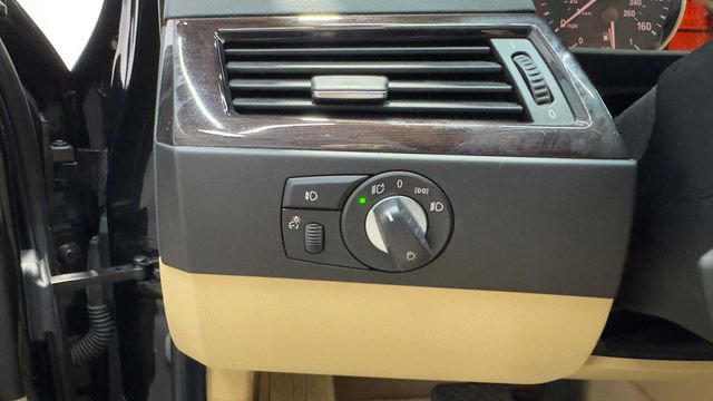 Used 2010 BMW 528i Sedan image 30