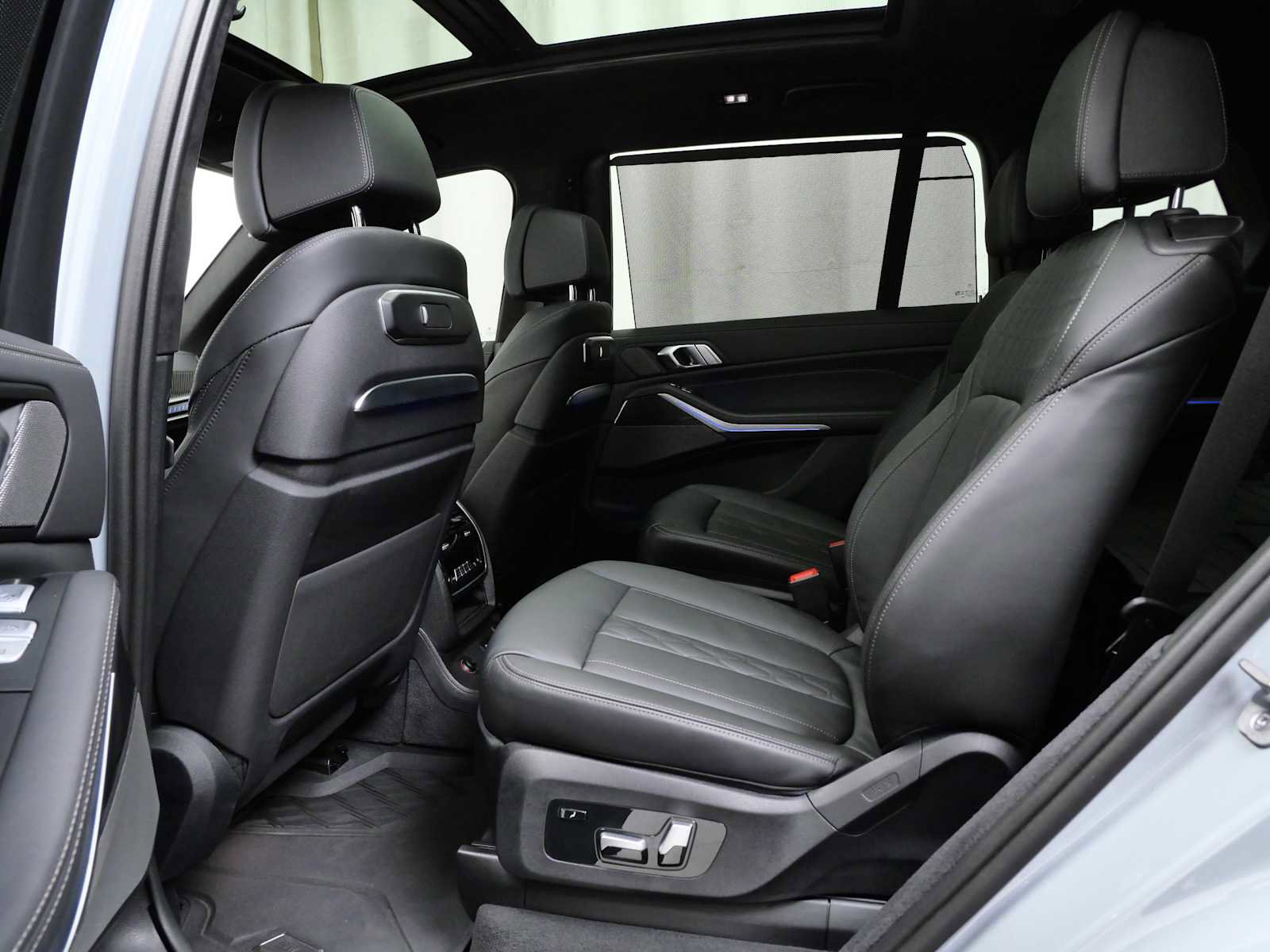 Used 2025 BMW X7 M60i image 17