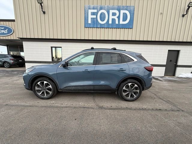 Used 2023 Ford Escape Platinum image 3