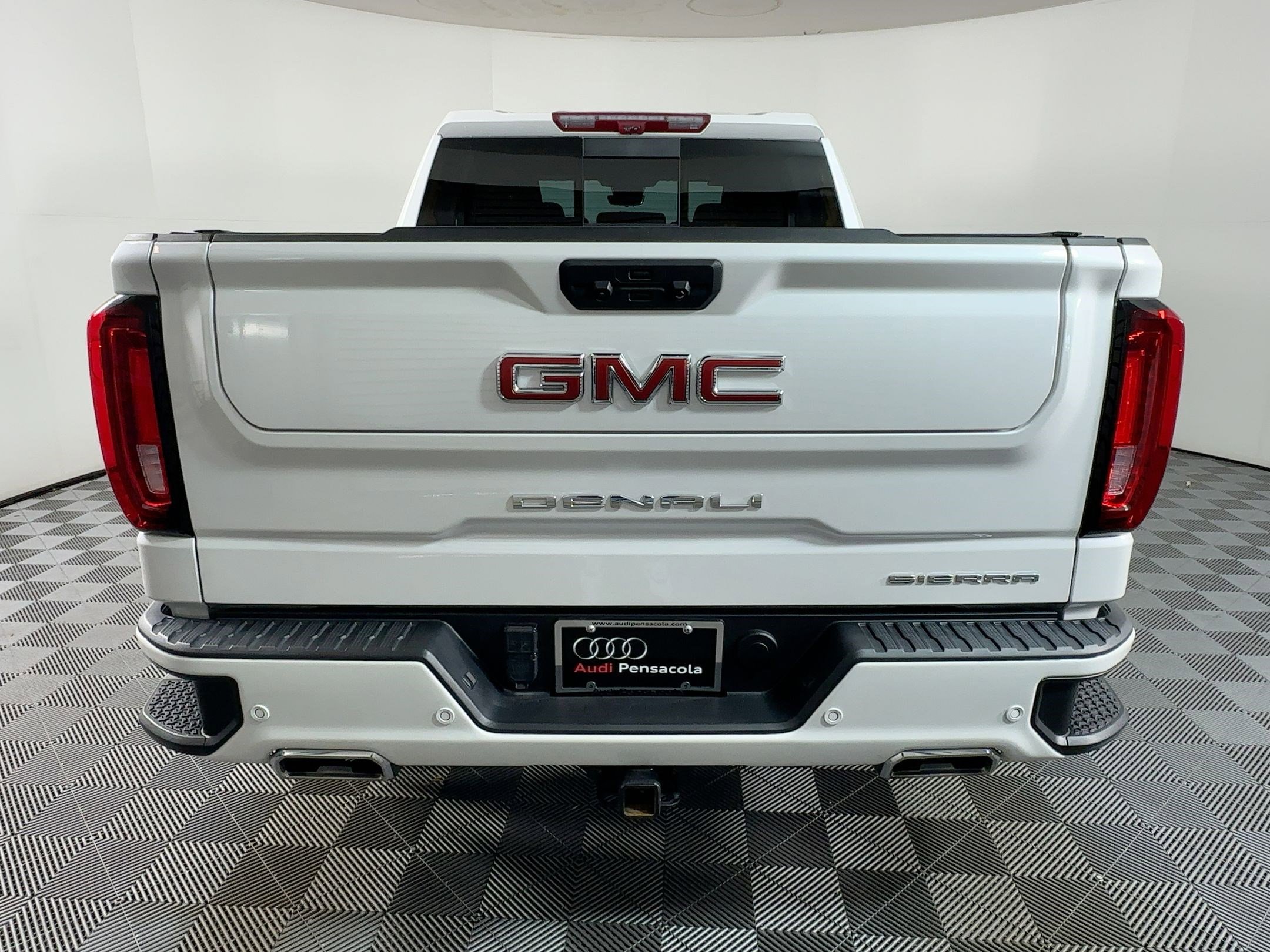 Used 2024 GMC Sierra 1500 Denali w/ Denali Reserve Package image 8