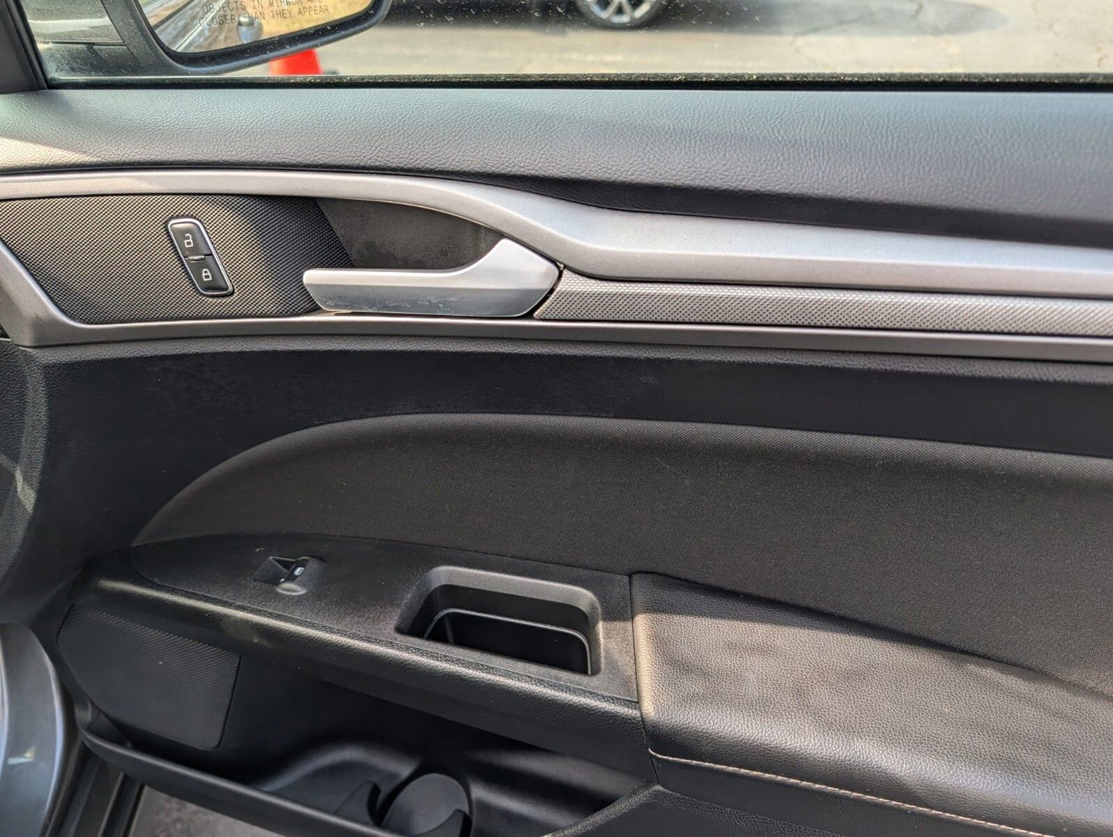 Used 2020 Ford Fusion SE image 24