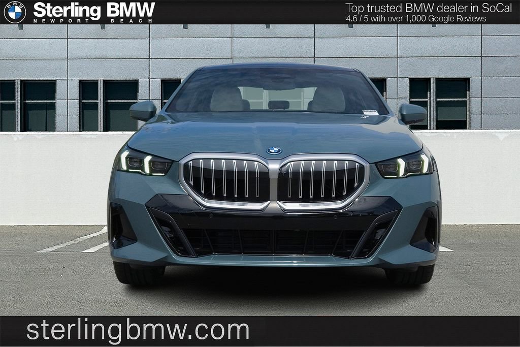 New 2026 BMW 550e xDrive image 2