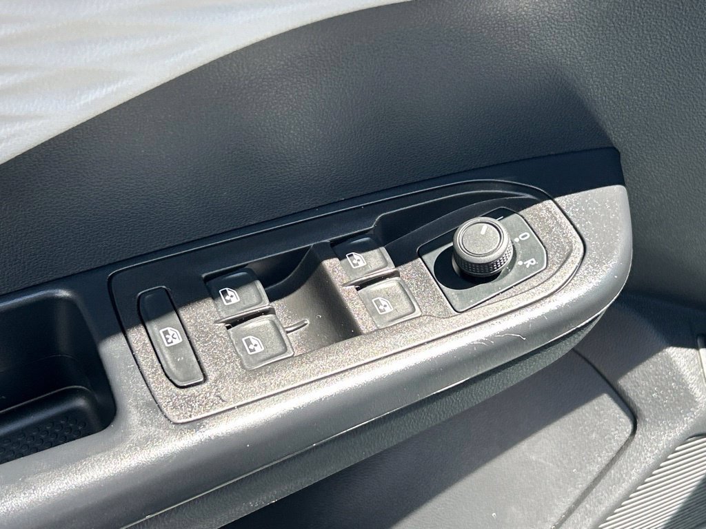 Used 2024 Volkswagen Taos S FWD image 19