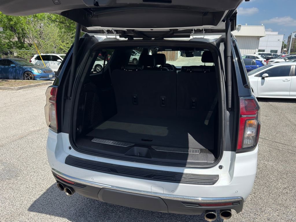 Used 2023 Chevrolet Suburban Premier RWD image 8