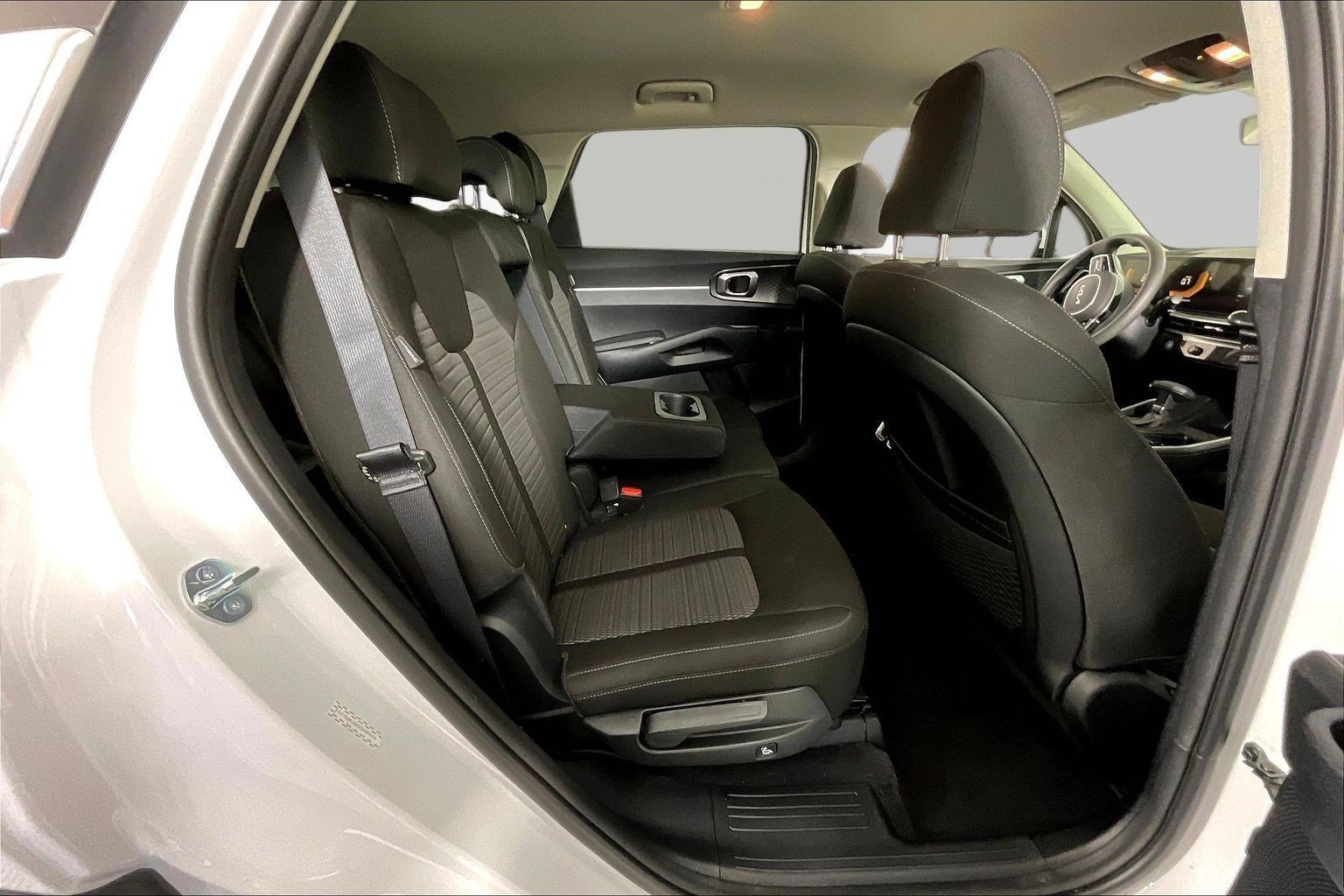 Certified 2025 Kia Sorento LX FWD image 25