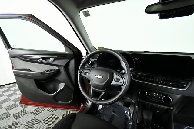 Used 2024 Chevrolet TrailBlazer LS image 19