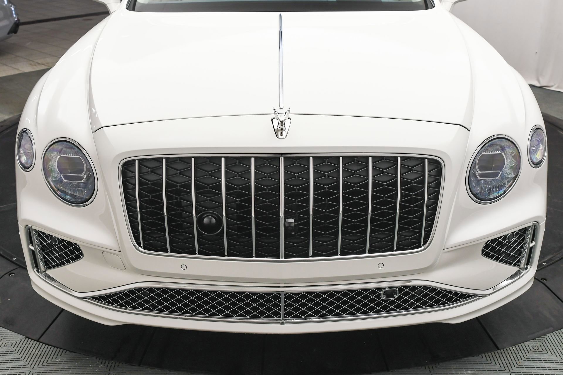 New 2026 Bentley Flying Spur Plug-In Hybrid image 28