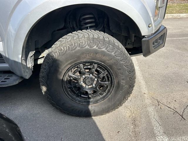 Used 2018 Ford F150 Raptor w/ Equipment Group 802A Luxury image 10