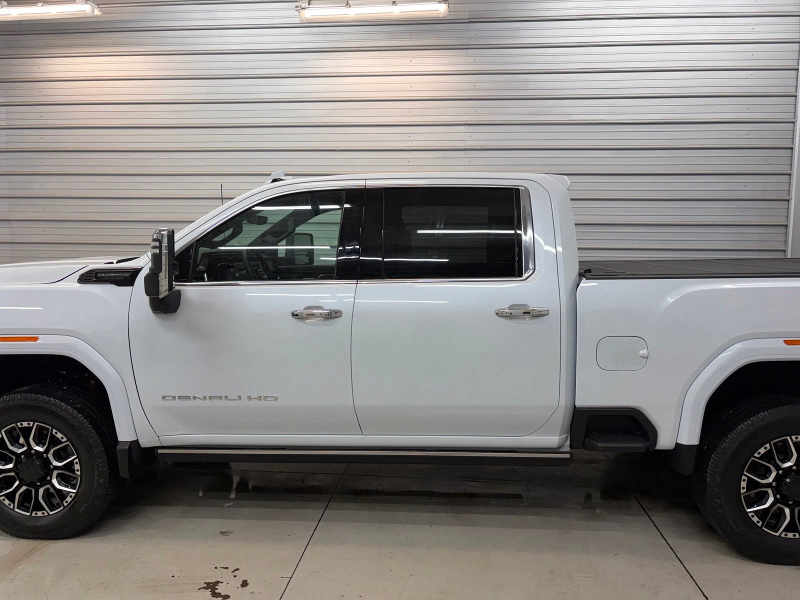 Used 2026 GMC Sierra 3500 Denali Ultimate AWD/4WD image 9