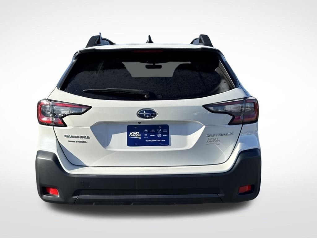 Used 2025 Subaru Outback Premium image 4