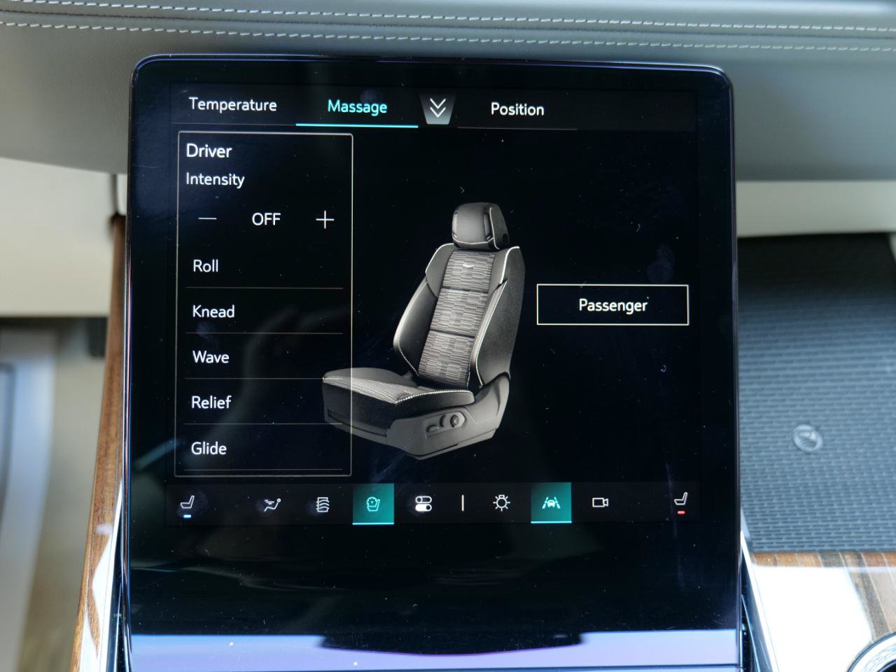 Used 2025 Cadillac Escalade Sport Platinum w/ LPO, Floor Liner Package AWD/4WD image 30