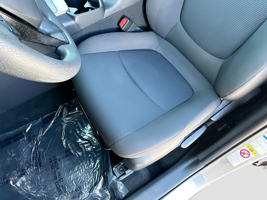 Used 2019 Toyota RAV4 LE w/ Carpet Mat Package AWD/4WD image 18