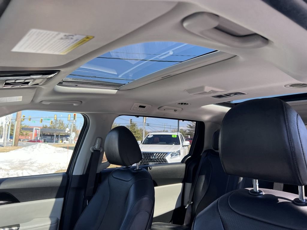 Used 2024 Kia Carnival SX Prestige image 24