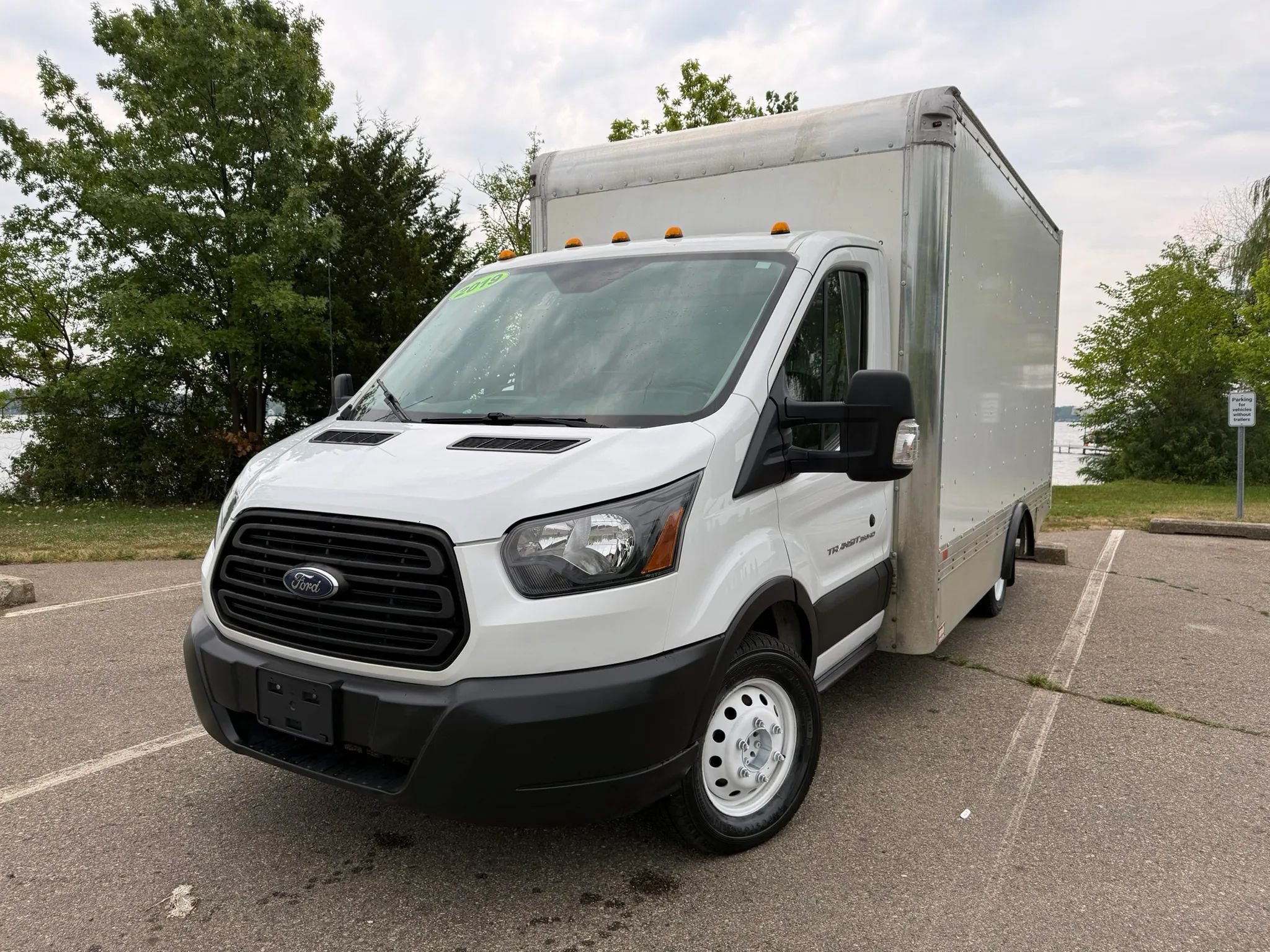 Used 2019 Ford Transit 350 156 DRW RWD image 1