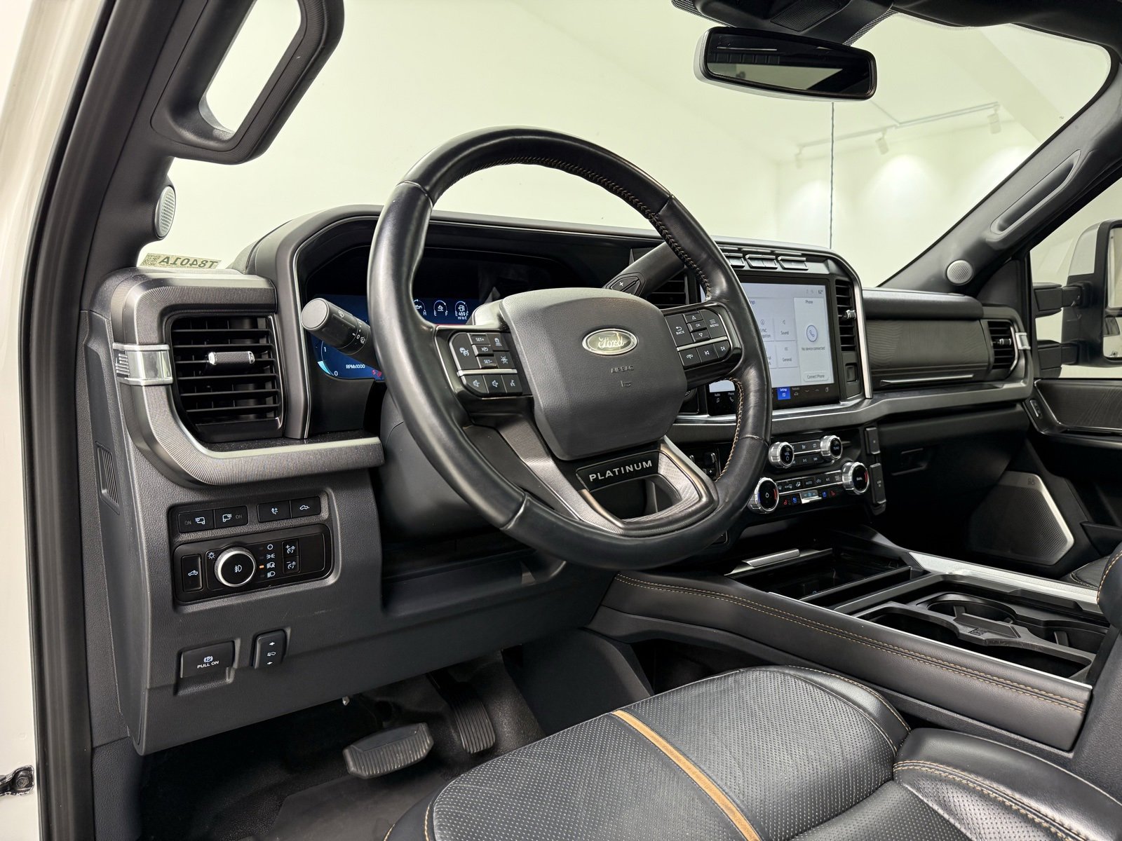 Used 2023 Ford F450 Platinum image 19