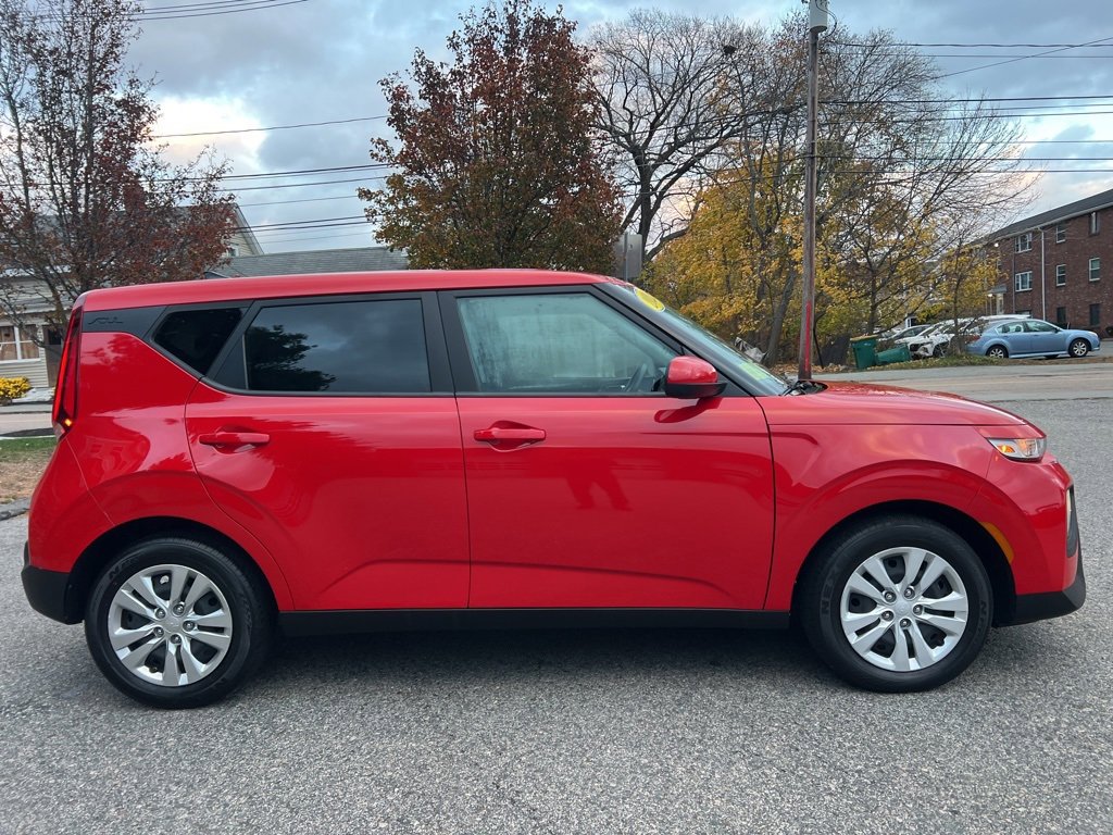 Used 2022 Kia Soul LX image 6