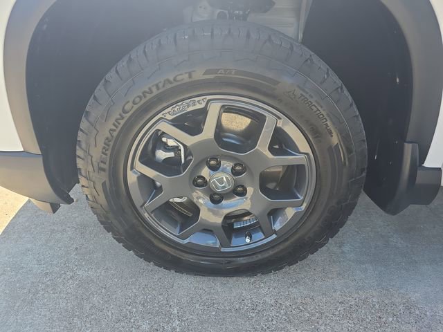 Used 2025 Honda Pilot TrailSport image 23