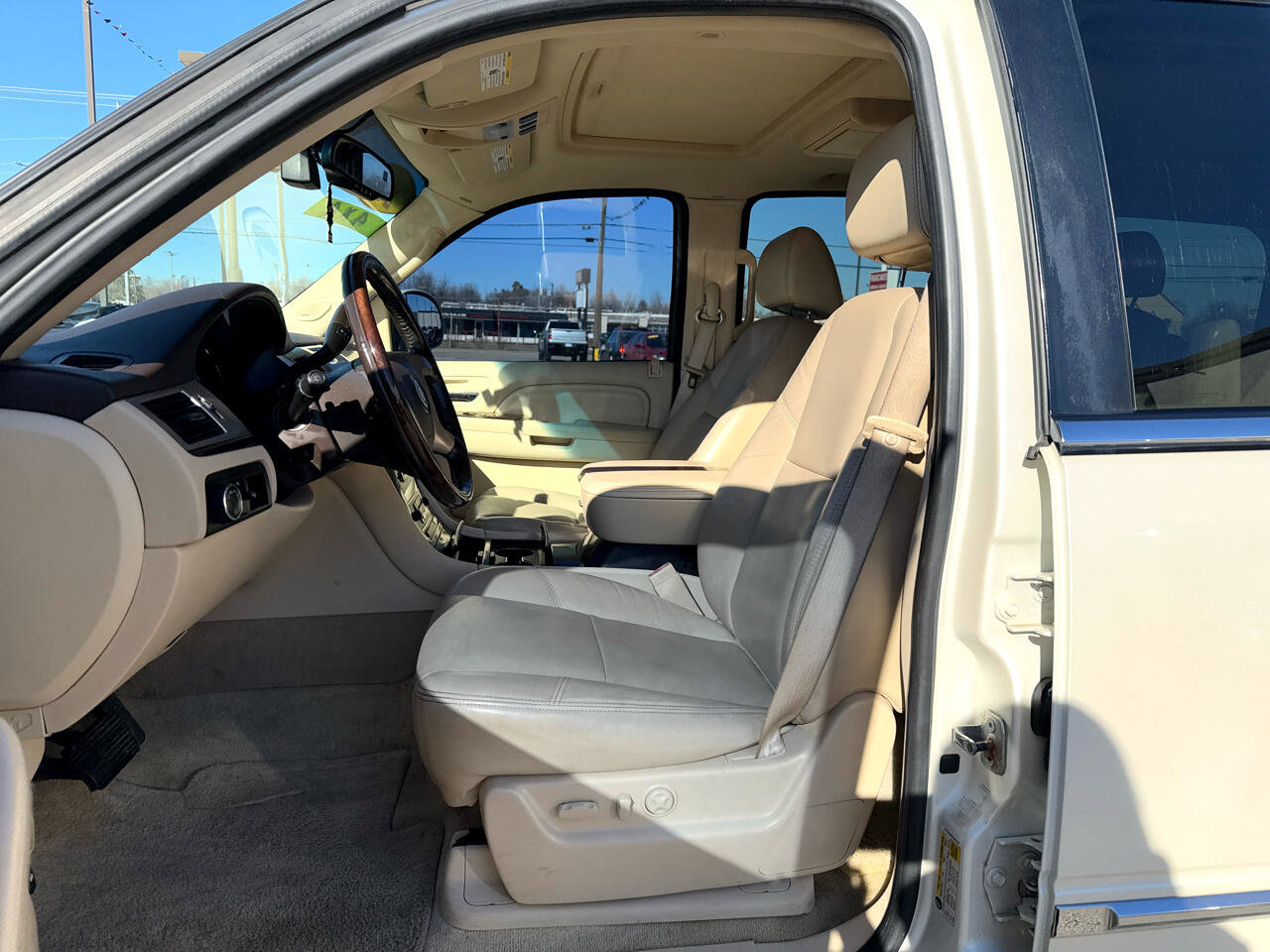 Used 2007 Cadillac Escalade AWD w/ Information Package image 11