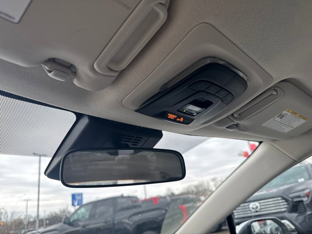 Used 2025 Toyota Corolla LE w/ Convenience Package image 29