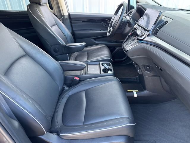 Used 2025 Honda Odyssey Touring image 4