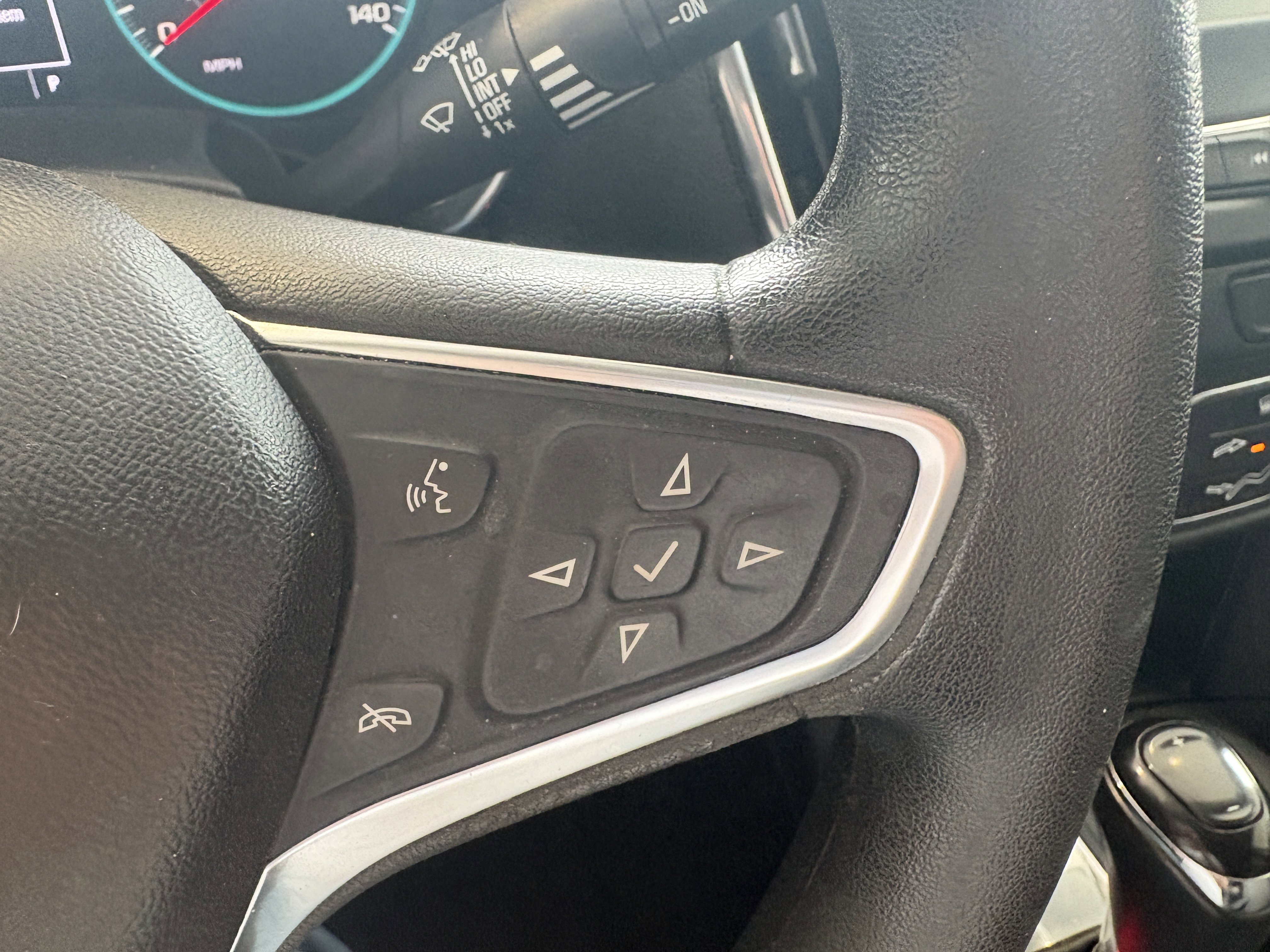 Used 2018 Chevrolet Equinox LT image 13