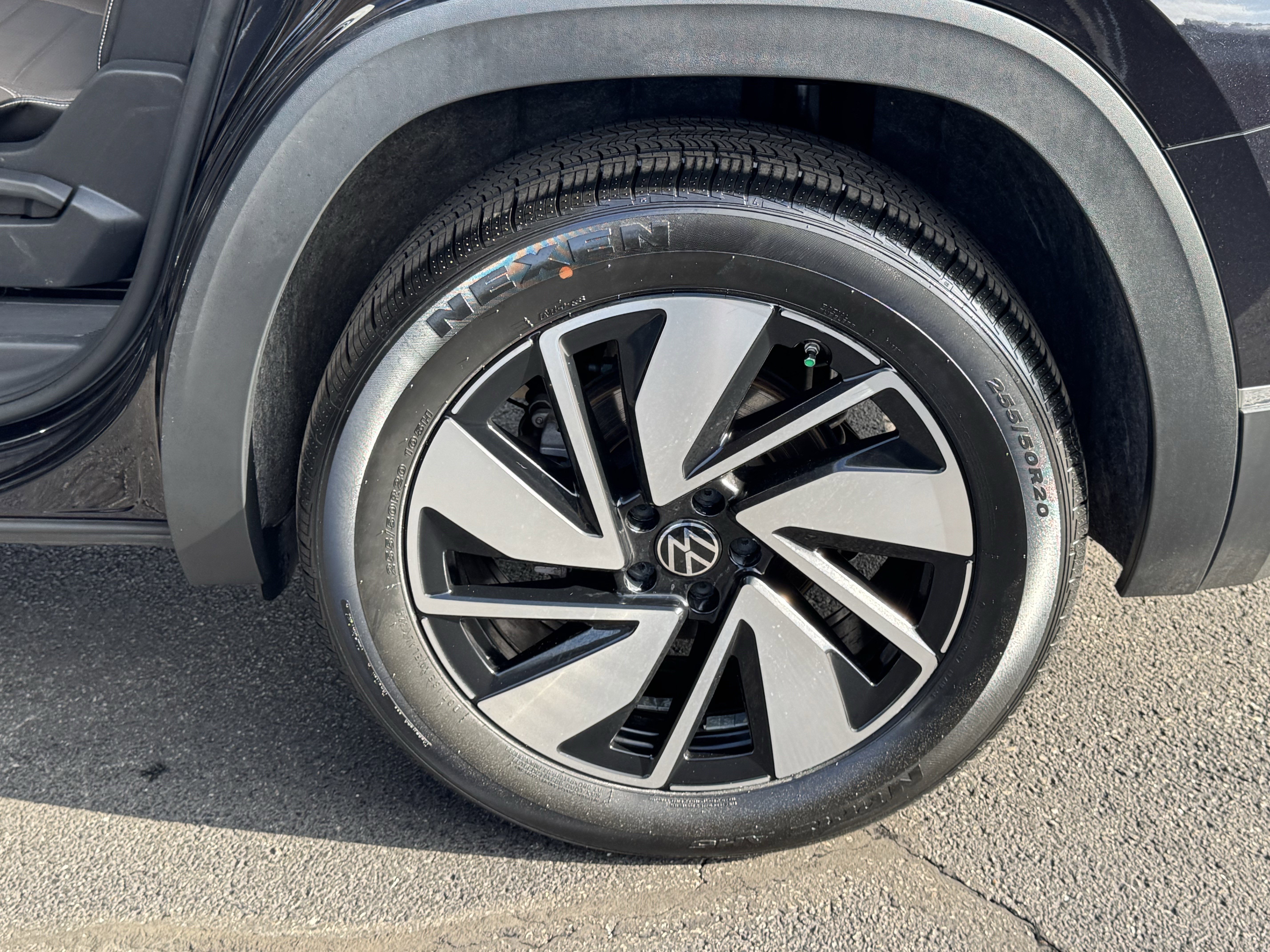 Used 2024 Volkswagen Atlas SEL image 44