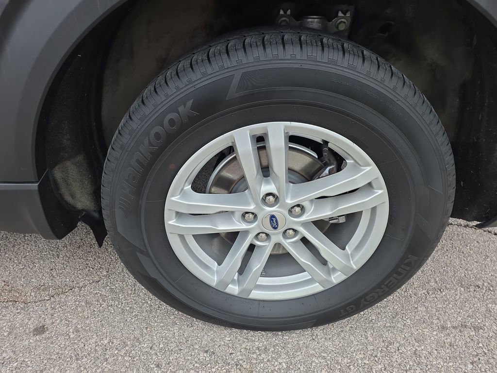 Used 2023 Ford Explorer XLT w/ Equipment Group 202A image 11